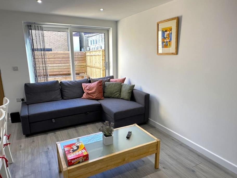 Charming New 2br Detached House-central Headington- Wi-fi, Netflix, Location Holiday home *