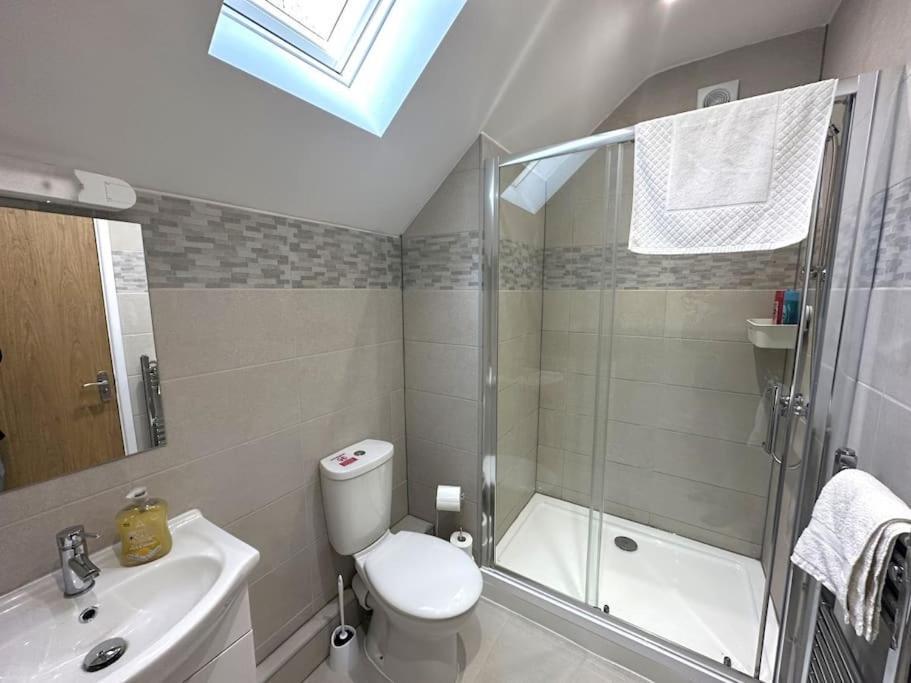 Charming New 2br Detached House-central Headington- Wi-fi, Netflix, Location Holiday home *